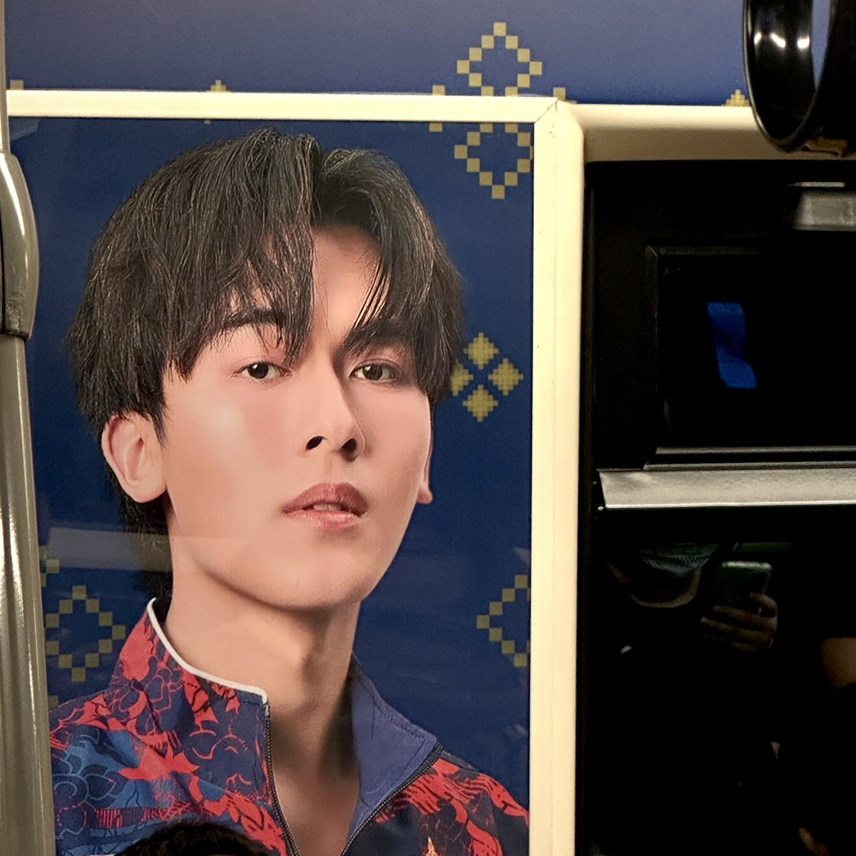 พ้อกสีไม่เคยลงจากรฟฟเลย ตอนขับมาจอดคืองง ละรูปหล่อมากโคตรฟิน ๆๆๆๆ #.แต้งกิ้วซีเกม