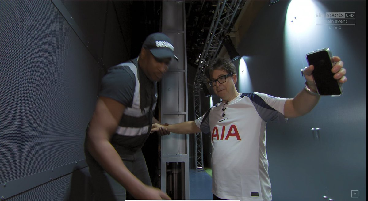 StokeyyG2's tweet image. Sky Sports have introduced ‘In The Box’ where 4 fans from each team are trapped in a box, cut out from the outside world and will just be dripfed information throughout the game, not knowing the score until full time.

Michael McIntyre and ChrisMD are on it this week.