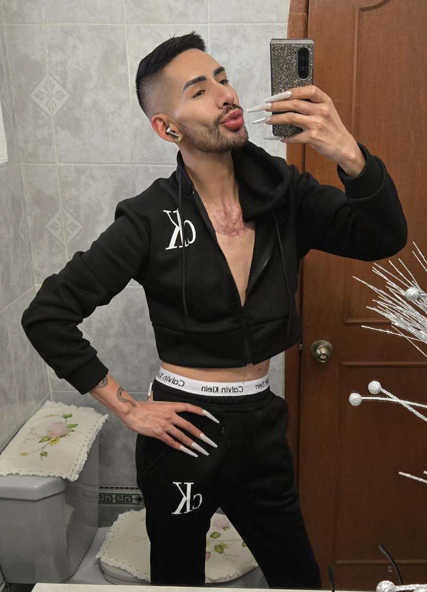 DramaQueenRemix's tweet image. Ayer se fue con todo el #Flow al #CocaColaFlowFest que el #Perreo y el #Bellaqueo no podían esperar🖤🔥👑💅💄💋 #CocaColaXFes2025