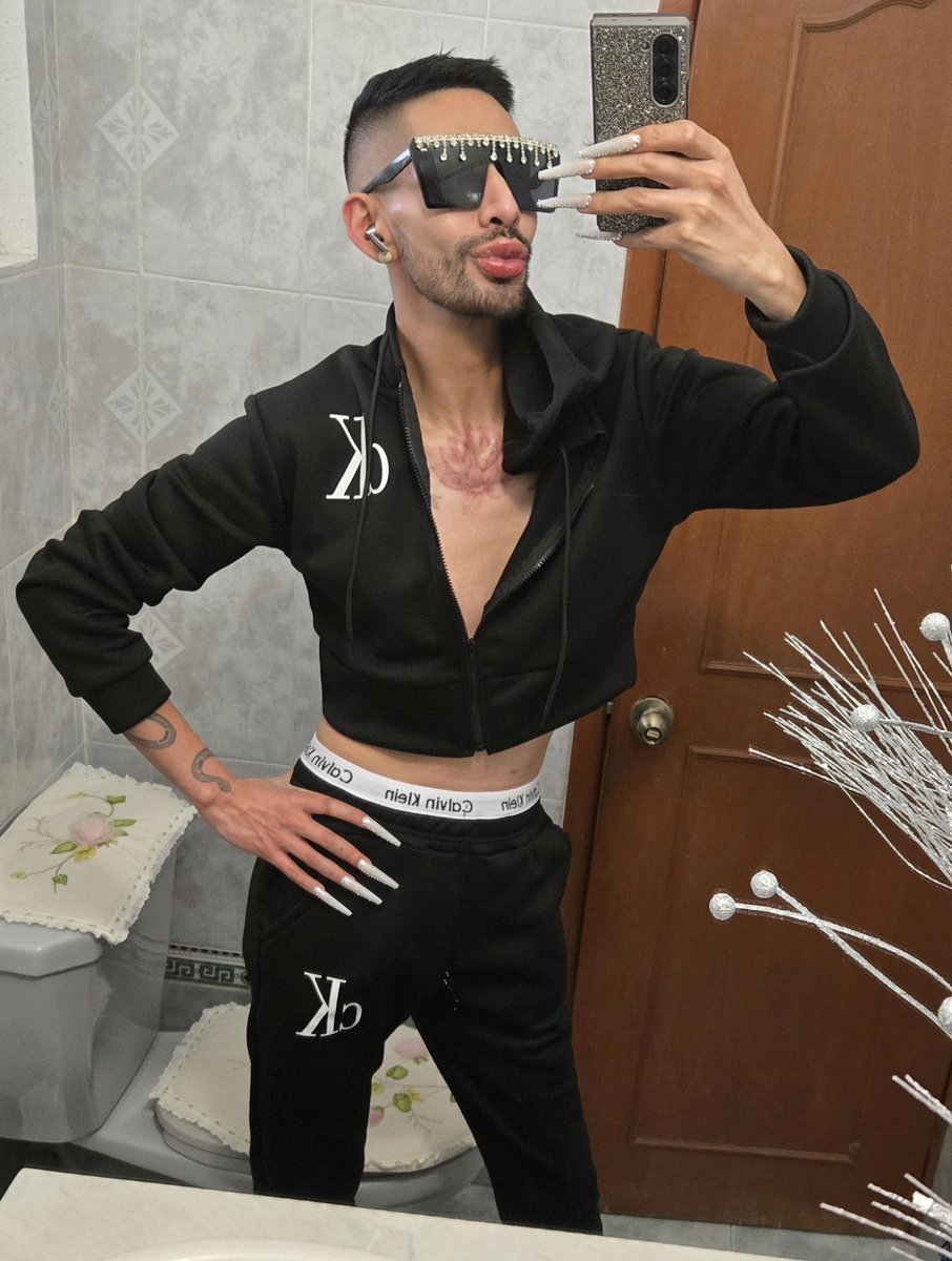 DramaQueenRemix's tweet image. Ayer se fue con todo el #Flow al #CocaColaFlowFest que el #Perreo y el #Bellaqueo no podían esperar🖤🔥👑💅💄💋 #CocaColaXFes2025