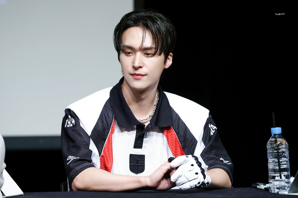 4avorite_HL's tweet image. 250509 휀걸과의 만남을 준비하는 자세

#하이라이트 #HIGHLIGHT #비스트 #BEAST
#손동운 #SONDONGWOON