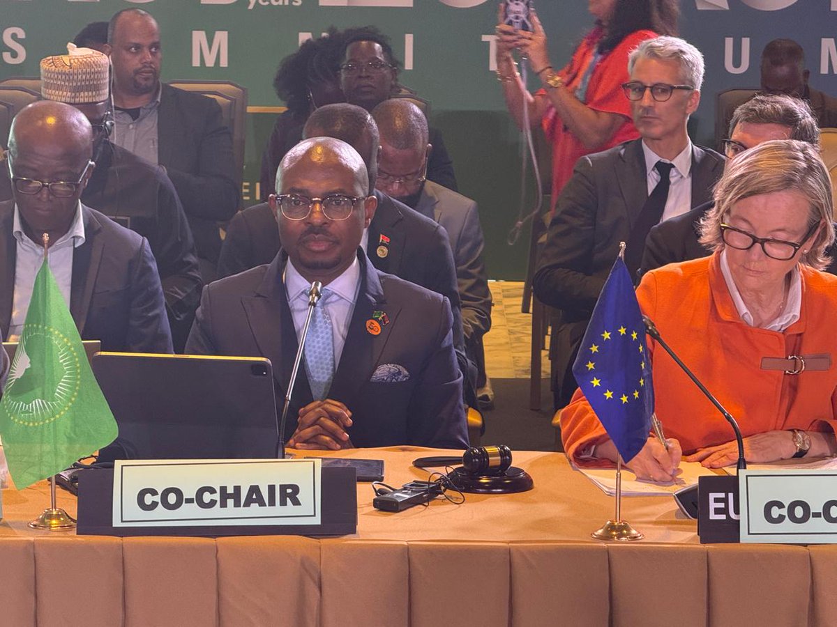 _AfricanUnion's tweet image. In Luanda, AU &amp;amp; EU Senior Officials launched preparations for #AUEU25, examining the Joint Monitoring Report of the 6th Summit and the draft Declaration for the 7th Summit. Their recommendations will inform leaders’ discussions on 24–25 Nov.