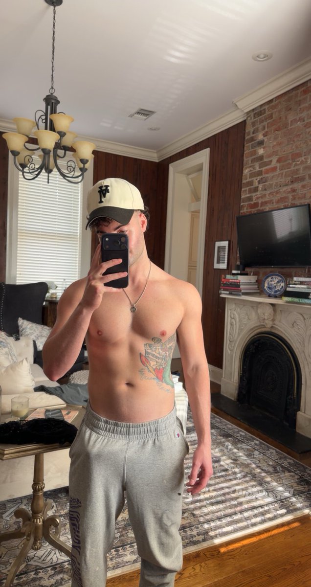 himbot_'s tweet image. it’s my keys