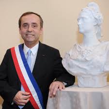 news_and_truth's tweet image. 🇫🇷🕎 Faisant fi des principes de laïcité et de neutralité des personnes publiques, le maire de @VilleDeBeziers a décidé d’y fêter le 15 décembre la fête juive de l’Hanouka.