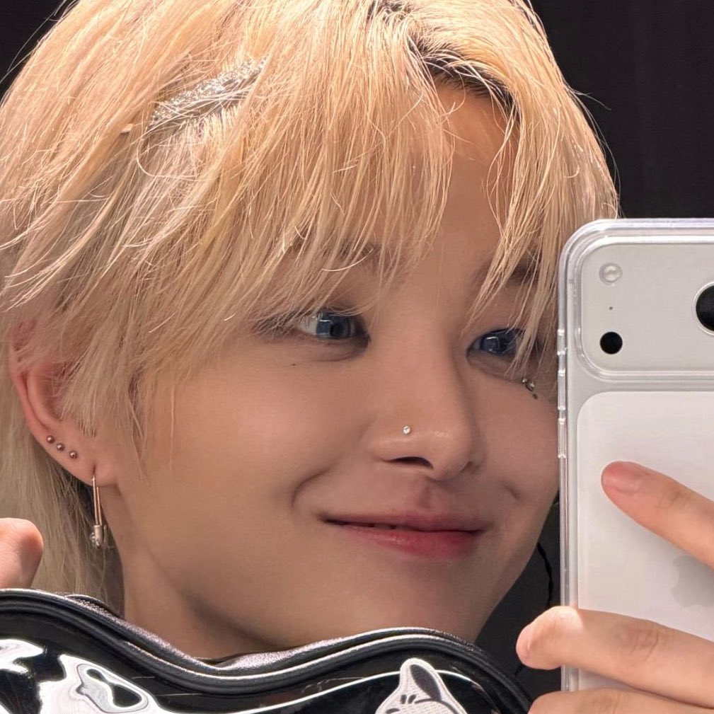 사진 하나에 여자 미치는 포인트가 넘 많다 ,,