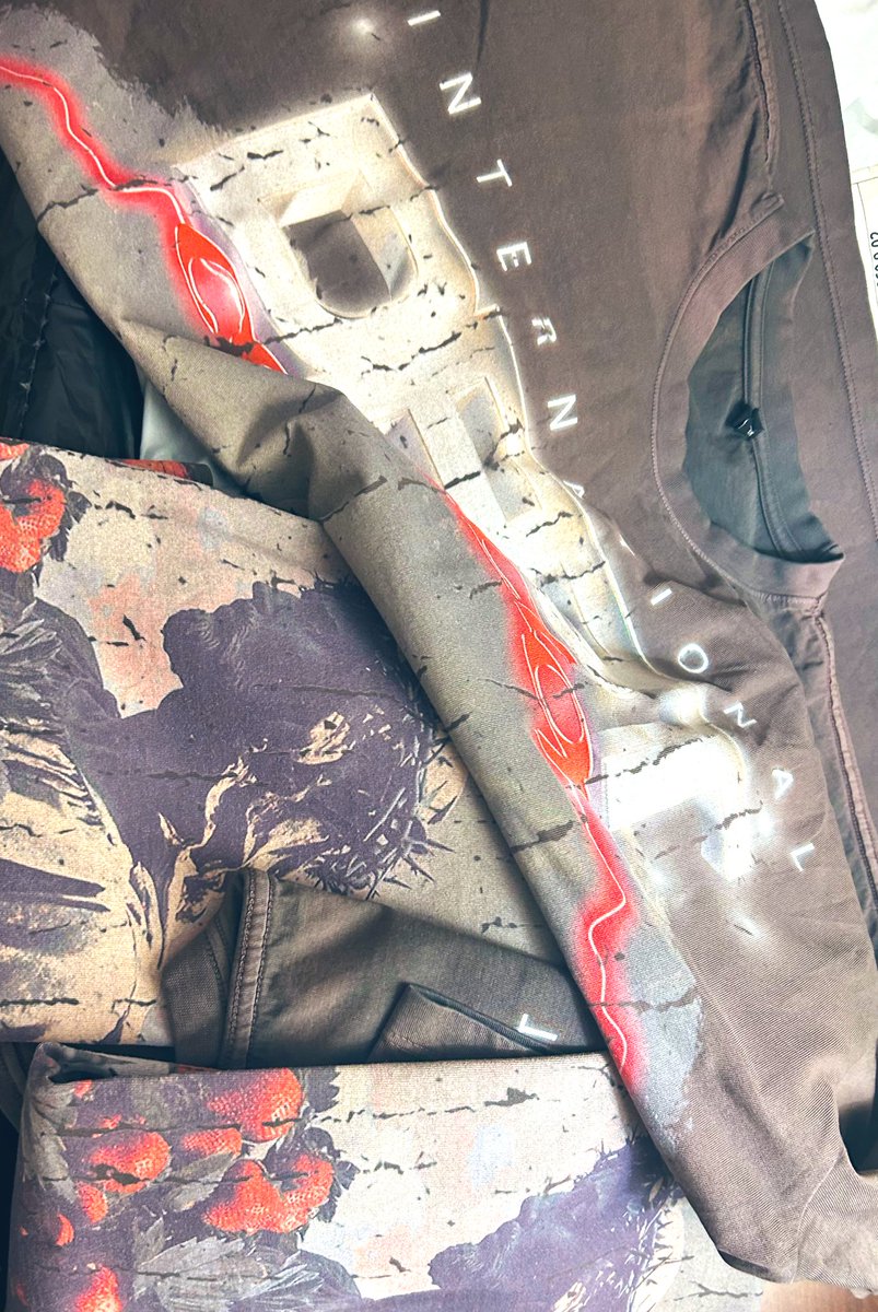 “The midway isn’t luck—
it’s courage in motion.” - Saint Debt