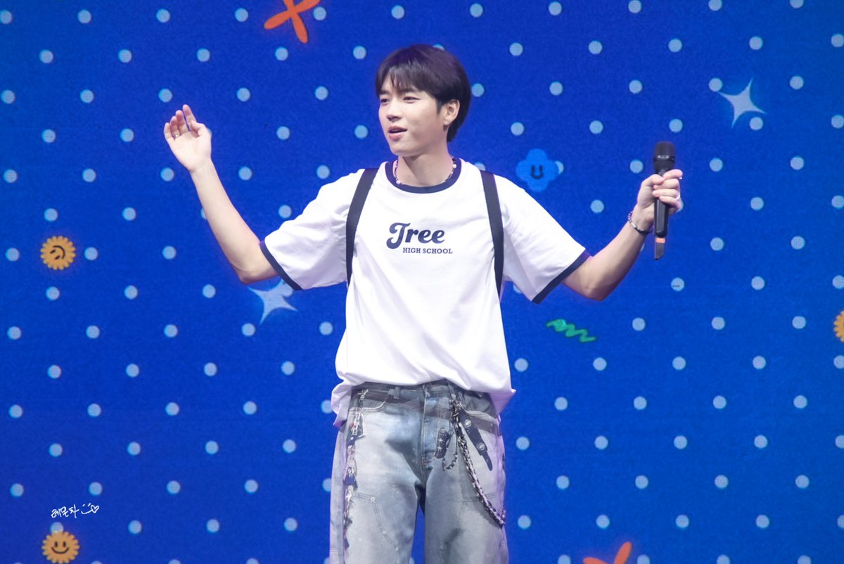 251115 나무高: Tree High School in Manila 🐶

#INFINITE #인피니트 
#우현 #남우현 #NAMWOOHYUN