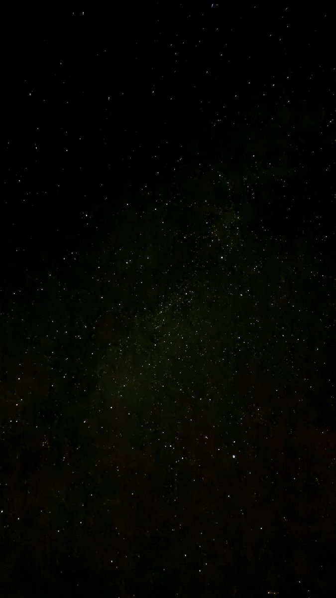 tentacleschan13's tweet photo. 你果伟大无须多言（在驾驶舱拍到的星星 https://t.co/DMGcfE6ZpB