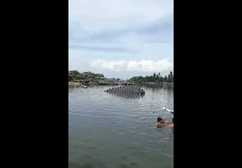 #Dredge operator dies in capsizing of amphibious #excavator in #Hinigaran

dredgingtoday.com/2025/11/23/dre…