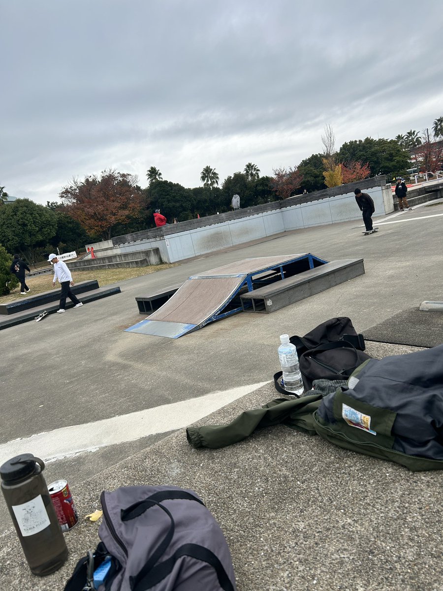 18jJebaYdFt6hM0's tweet image. 今日は　石ランやったったぜ
#スケートボード