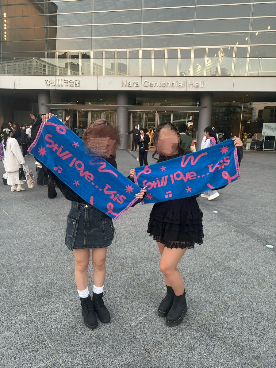 ohagichan_1j's tweet photo. おらのだーーいすきなちぃちゃんと相変わらずの連番^ ܸ.  ̫ .ܸ ^♡
今回はちぃちゃんの自名義で2列目のドセンでほんと楽しかった😿😿ෆ
来年は何公演一緒に行けるのかな💭

                 @chi___1925 ෆ https://t.co/1MEVhKwzrg