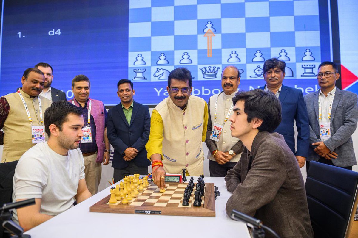 ShetSadanand's tweet image. It was a pleasure to attend the FIDE World Cup Goa 2025 today and make the ceremonial first move at the semifinals tiebreak. Watching top quality chess in our own Goa was a special moment. My good wishes to all the players as they move ahead.