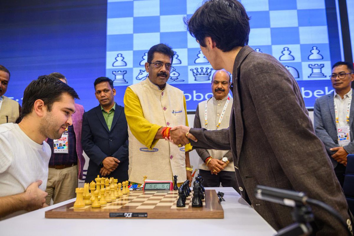 ShetSadanand's tweet image. It was a pleasure to attend the FIDE World Cup Goa 2025 today and make the ceremonial first move at the semifinals tiebreak. Watching top quality chess in our own Goa was a special moment. My good wishes to all the players as they move ahead.