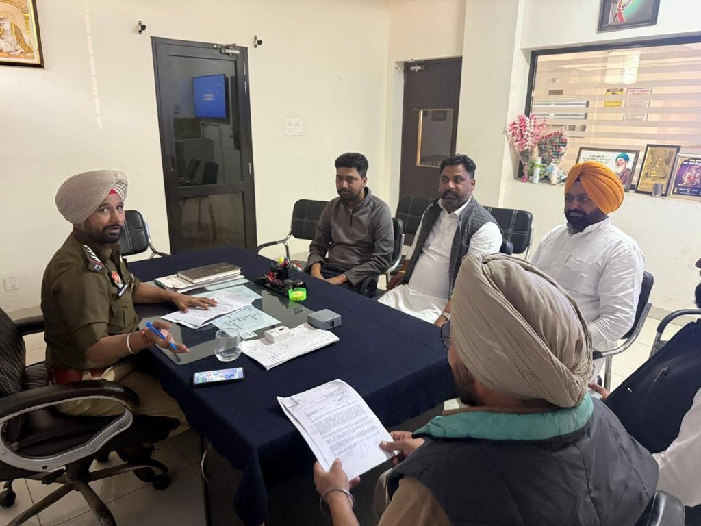 FerozepurRange's tweet image. &quot;Swift Justice, Efficient Resolution&quot;
Samadhan Camps are being held at the Police Station level by SHO&apos;s to ensure prompt and effective resolution of public grievances across the district.
#SamadhanCamp 
#CommittedToServe