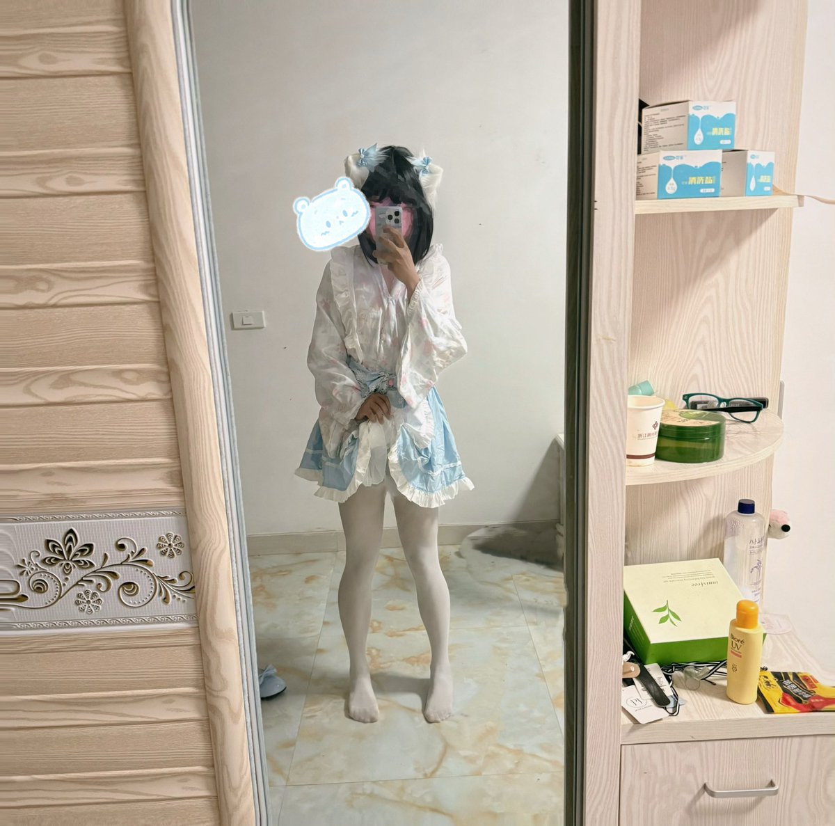 #男娘 #白丝控 冬天也要吃雪糕吗？