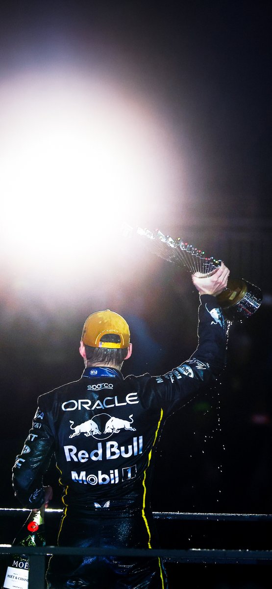 F1Wallpapers4K's tweet image. 📱🥇 RACE WINNER WALLPAPERS 🥇📱

@Max33Verstappen | #LasVegasGP 🇺🇸