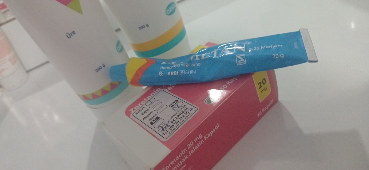 Kızlar
Ve 
Ciltleri için 
Feda ettikleri karaciğerleri