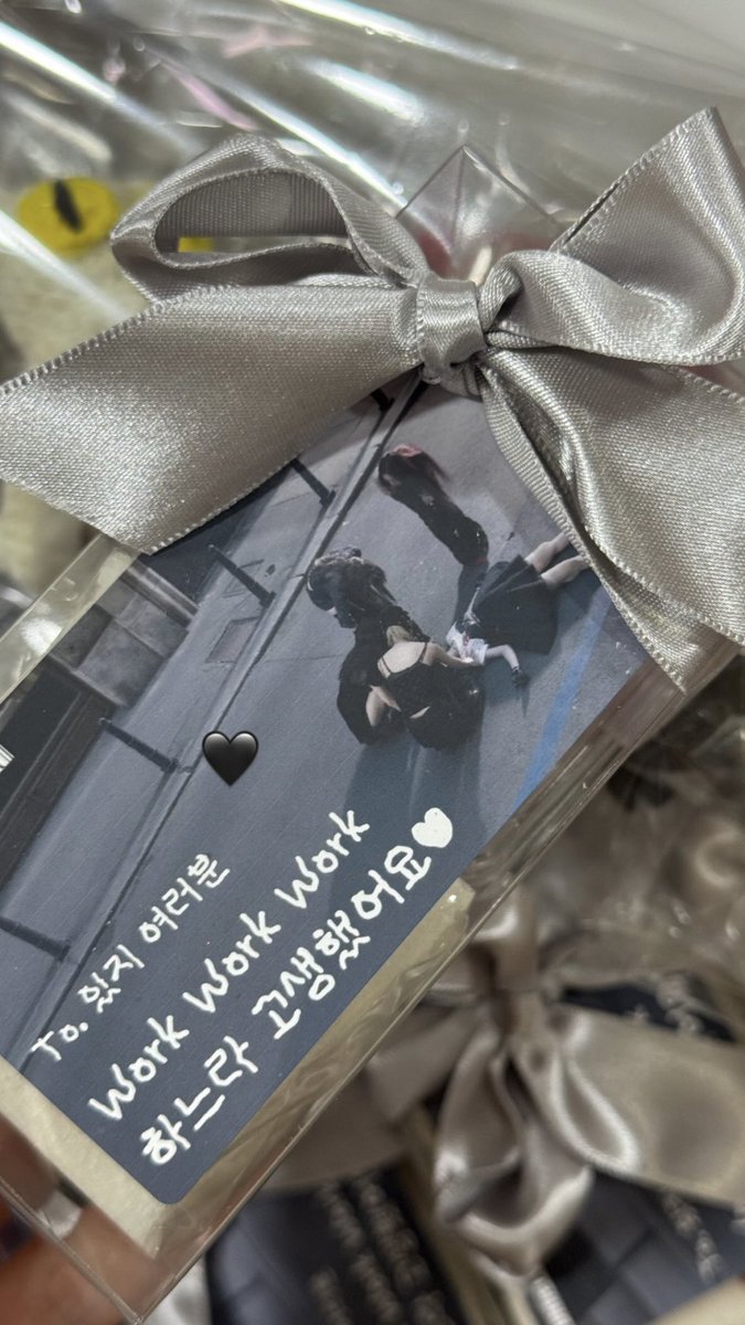 yeji_news's tweet image. 251123 YEJI (@.yezyizhere) Instagram Stories

① “Bye TUNNEL VISION😎”

② “🖤”
💌 To. ITZY
Work Work Work
Thank you for your hard work🤍

#YEJI #예지 #ITZY_TNVS @ITZYofficial