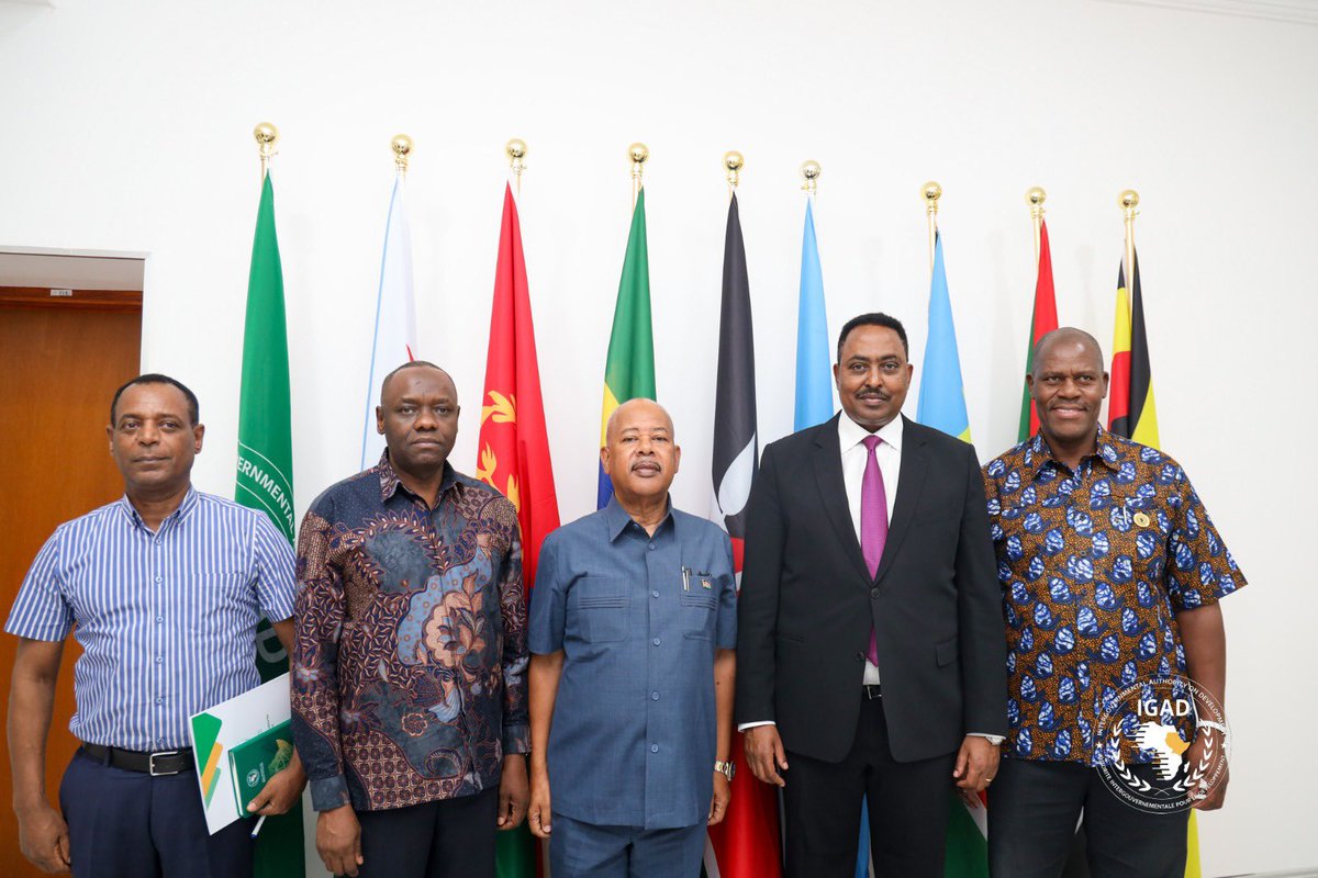 DrWorkneh's tweet image. Kenya, a founding member of IGAD, remains a strategic partner in all our endeavours. I hosted H.E. George Macgoye, Kenya’s Ambassador to Djibouti and accredited to IGAD, who paid me a courtesy call in Djibouti. 
We discussed the challenges facing the region and explored ways to…