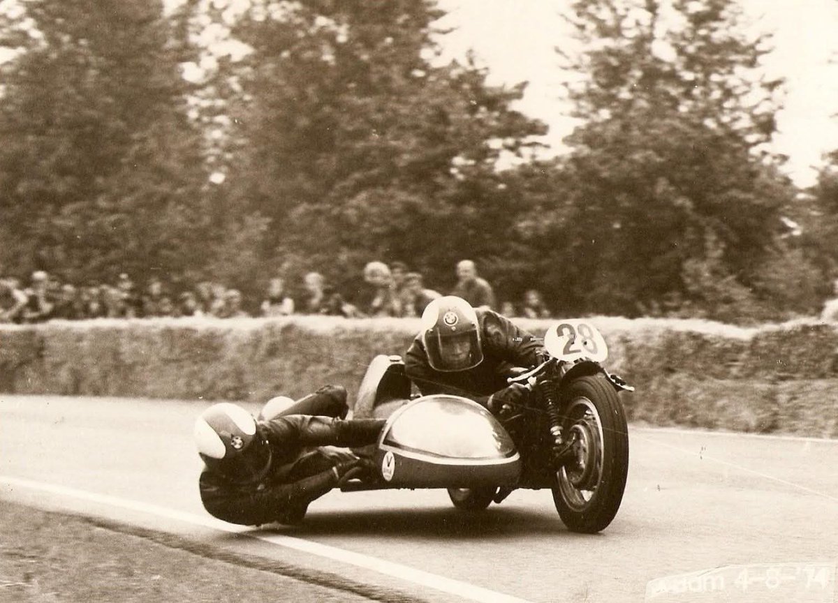 Ivycottagebaker's tweet image. #SidecarSunday #sidecar #Motorsport