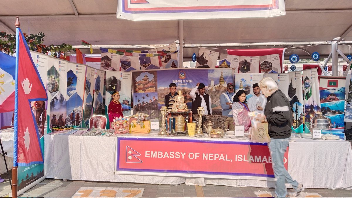 NepEmbIsb's tweet image. Showcasing Nepali artifacts and delicious dishes at the PFWOA Annual Charity Bazaar!
Happy to join fellow diplomatic missions &amp;amp; local participants for this lively event organized by the Pakistan Foreign Office Women's Association (PFWOA). 🇳🇵🇵🇰