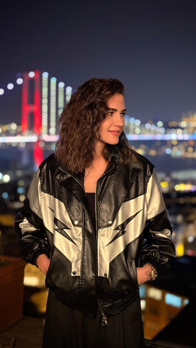 Left a little lightning in the night.⚡️✨️