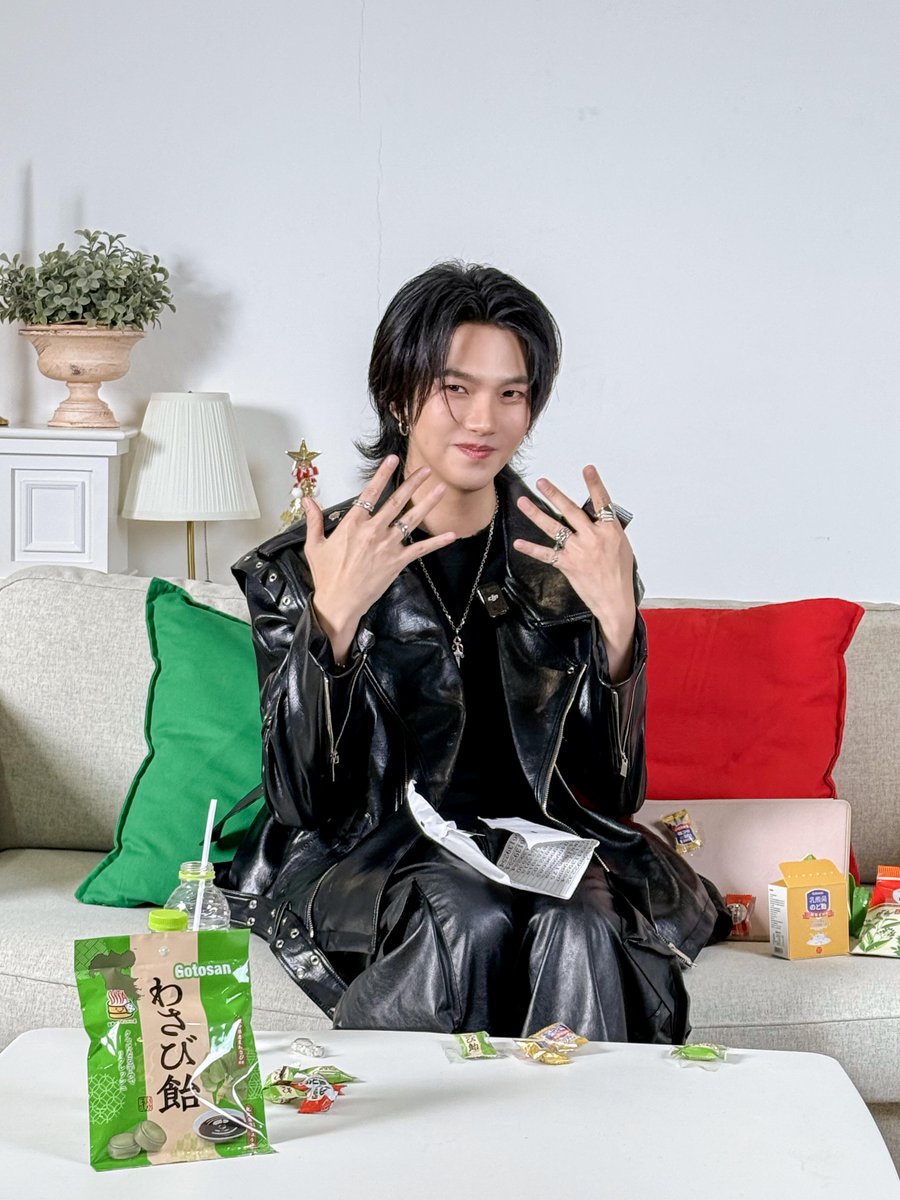 BiutifulBuild's tweet image. GOTOSAN 后藤医生 x BUILD

泰国曼谷摄影师BM: 泰国艺人Build金建成直播执行
泰国曼谷专业直播华人团队 泰国导播摇臂摄影摄像, 会议直播专业团队

XHS: xhslink.com/o/4nOfIrbhYLj 

BUILD WITH SECRET MISSION
#GOTOSANXBUILD @JakeB4rever #BuildJakapan