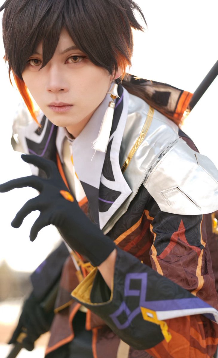 Cosplay
原神/鍾離

「下がれ、ここは俺に任せるんだ。」

📸：<a href="/tsubasa874live/">げんとぅ✨️🍵</a>