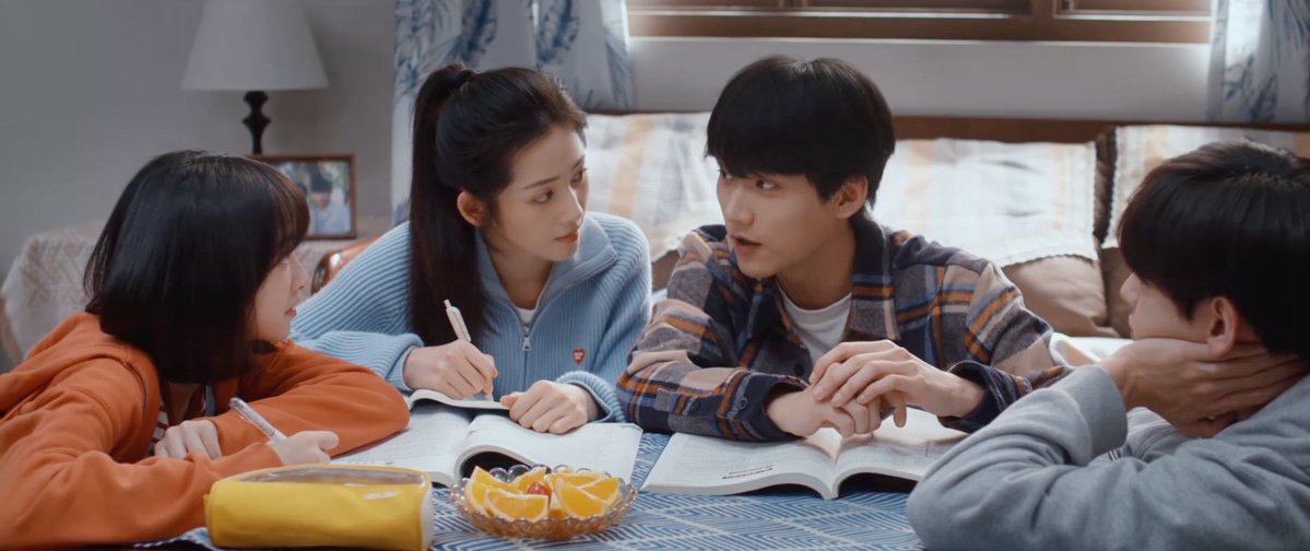 usernotnaming's tweet image. there&apos;s something so warm about youth cdramas. just pure friendship, love, dreams and fun. a group of friends that spend the time of their life with each other, grow together, fall in love, reach their dreams. no one can do youth dramas better.