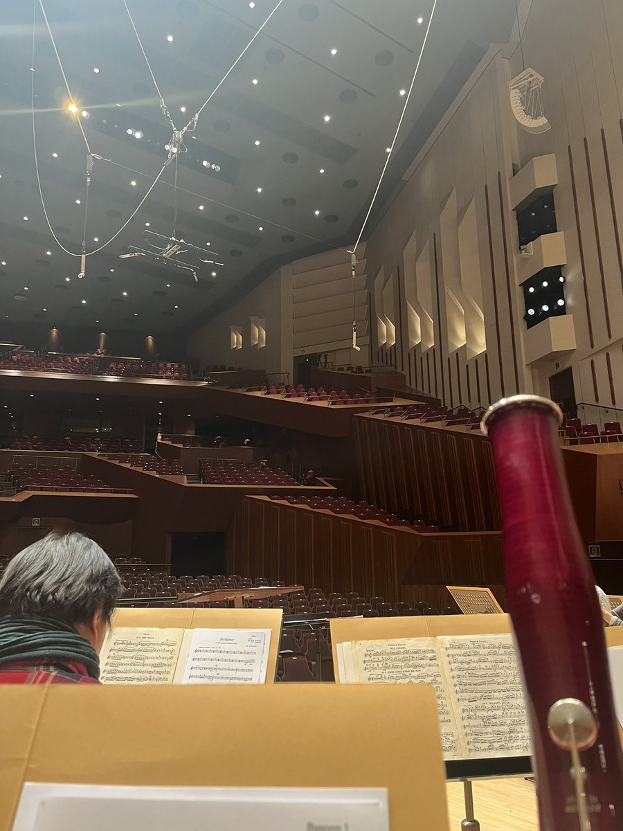 Fukui_fg's tweet photo. 第171回定期演奏会終演しました。
ボストック氏の熱いタクト、そして上品な音楽、とても幸せな時間でした‼️
客席と共有出来ていたらとても嬉しいです。
今日のFgセクションは南齋さん・加藤さんにお越し頂きました😄
みなさんぜひ #TKWO で感想ポストしてくださいね✨

#東京佼成
#芸術音楽 https://t.co/YZGVkyikGf