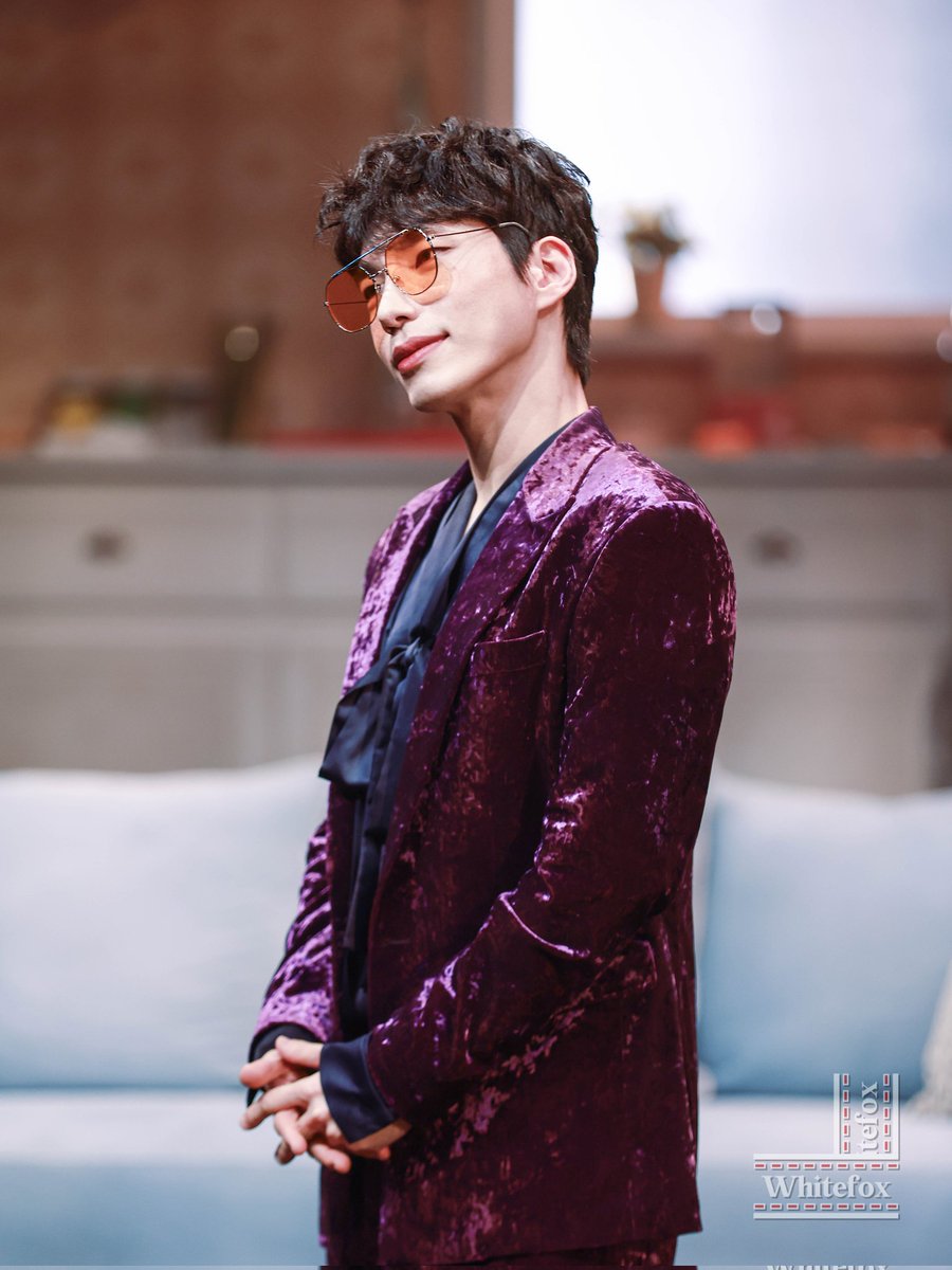 251123 낮
연극 #보이즈인더밴드 무대인사 커튼콜
해롤드 | #김바다
.
.
.
#연극_보이즈인더밴드 #김바다_wf