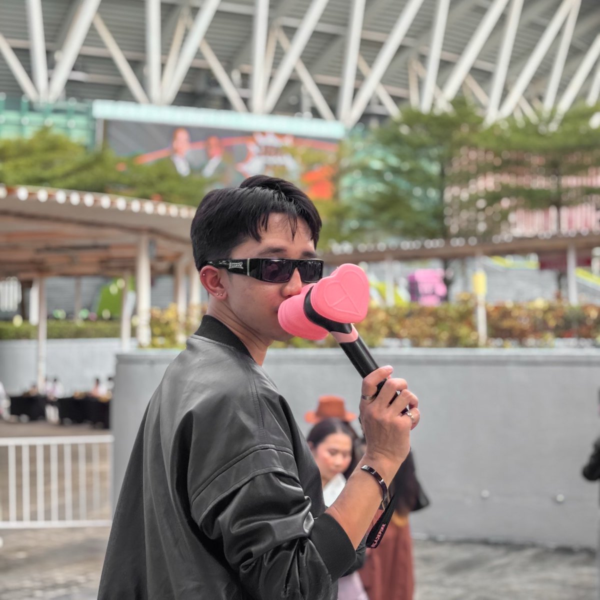 mxredjones's tweet photo. #DEADLINE_IN_BULACAN 🖤🩷 i love you pinks!!! https://t.co/gK8FmdIEjU