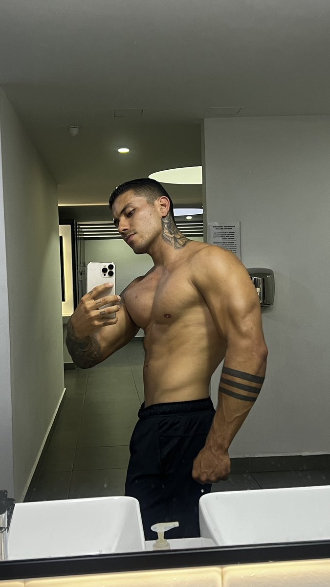 estebancossio_'s tweet photo. 💪🏻👊🏻 https://t.co/1XUvWEhbE6