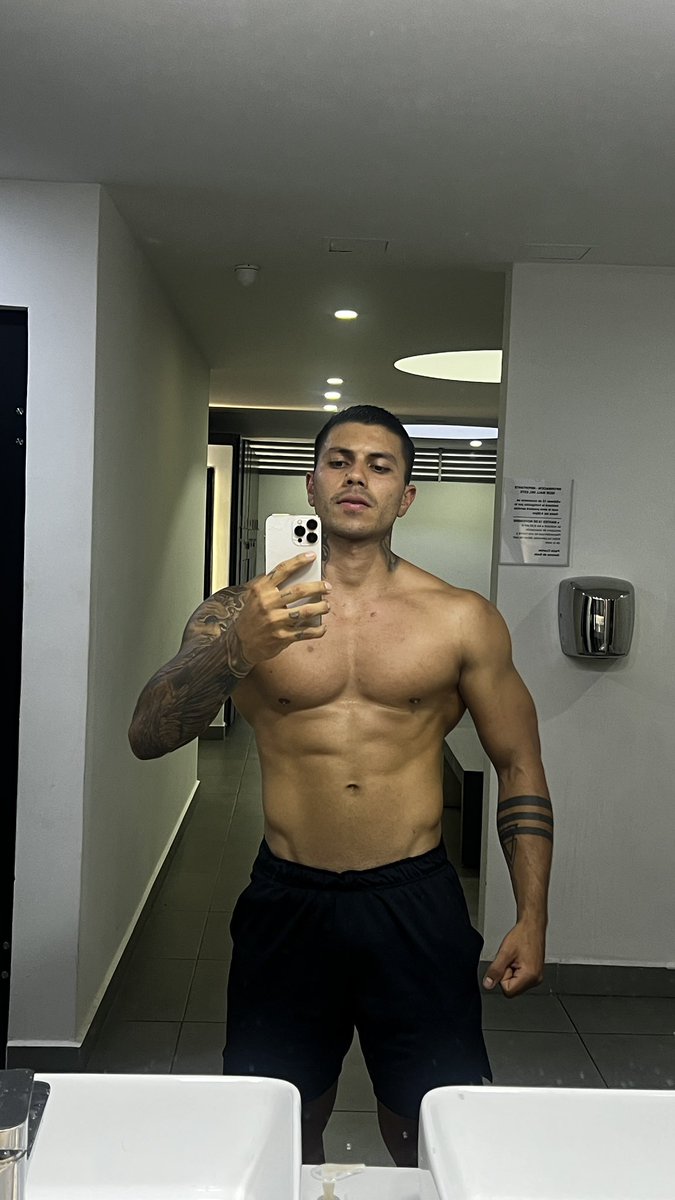 estebancossio_'s tweet photo. 💪🏻👊🏻 https://t.co/1XUvWEhbE6