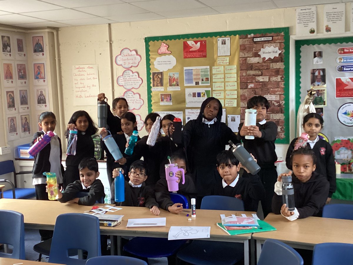 SHeartCVA's tweet image. Bring your metal bottles! 🌍💧 We’re stopping single-use plastics and joining the movement! Many have already made the switch—let’s follow their lead! Together, we can reduce waste and protect our planet! 💪♻️ #PlasticCleverSchools