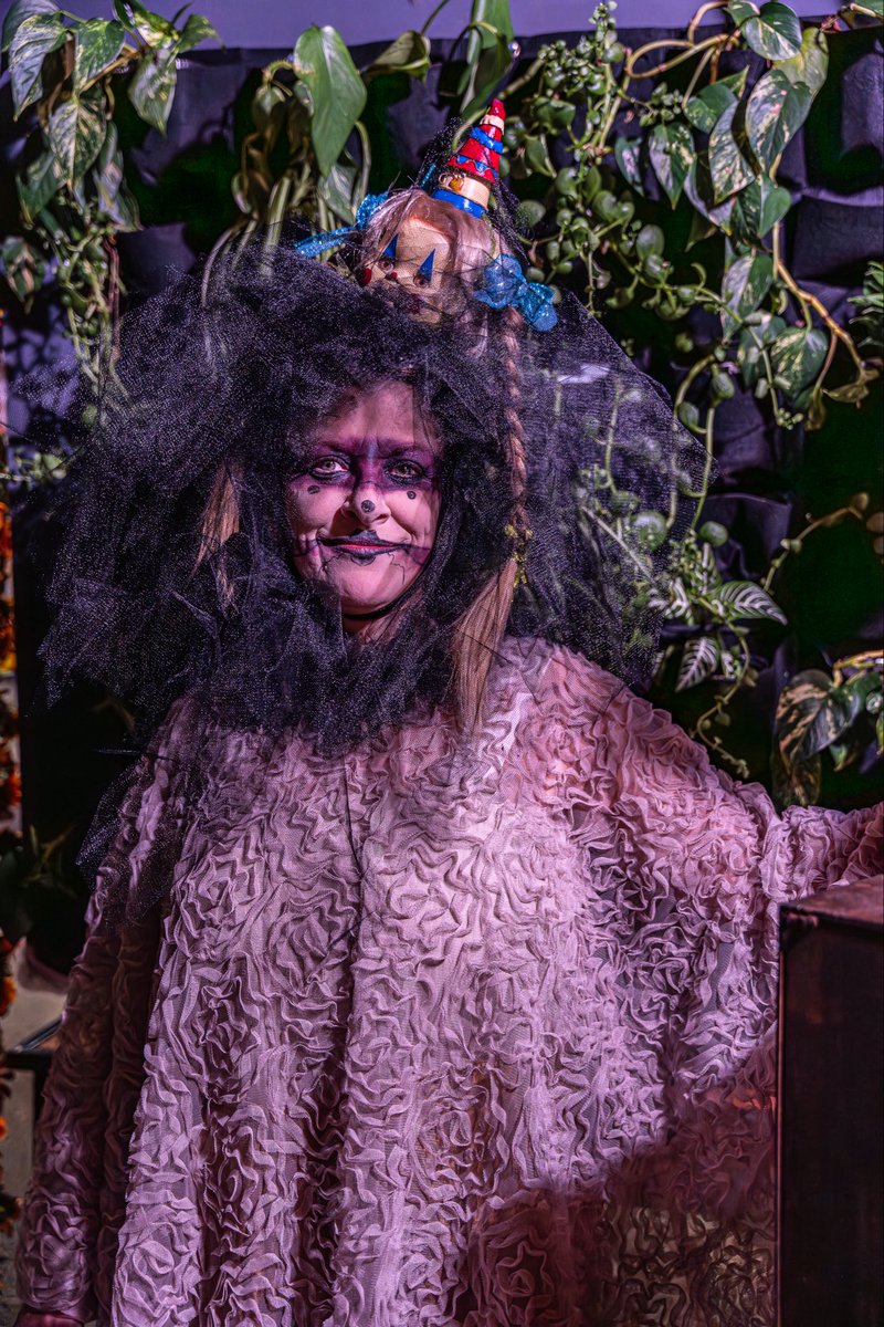 First time seeing the Detroit Design Center’s new art gallery next to their amazing event space “The Owl and the Raven” for their Halloween party. Located on 3rd street in MidTown Detroit. 

#detroitdesigncenter #detroit #nordinbrothers #art #midtowndetroit