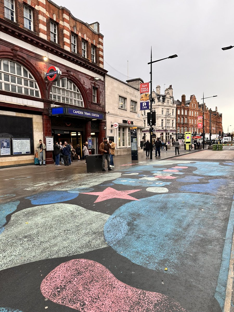 AmiraLiani's tweet photo. Une bonne période pour partir à Londres!! ✨😊✨

#London #CamdenTown #chinatown https://t.co/7ssUo8Yd0n