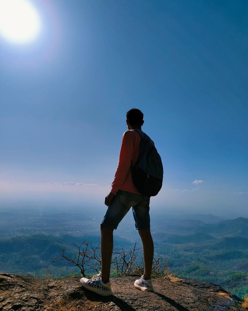 DhirajB89809's tweet image. #EpicView ⛰️
  #SkyVibes ☀️
    #PerfectShot 📸