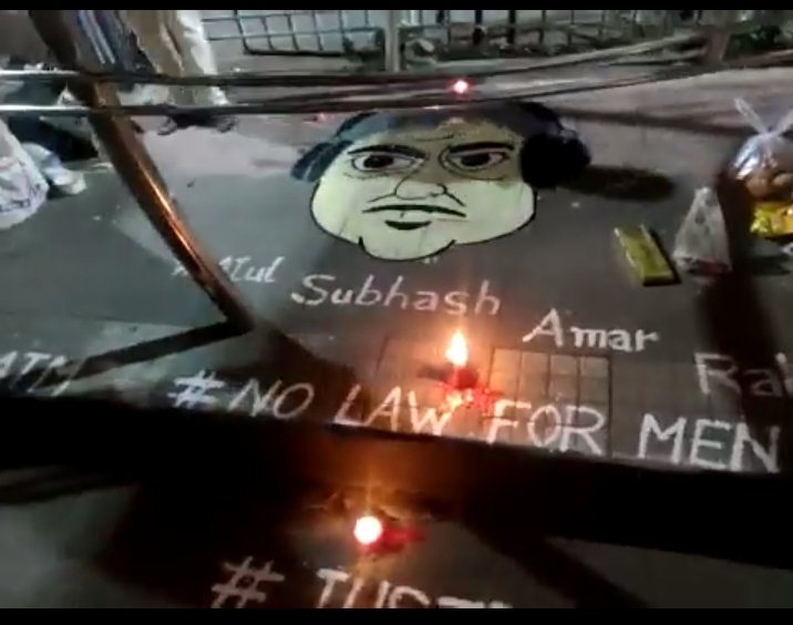 Raj1857SIFF's tweet photo. Atul Subhash Amar Rahe 
SIFF guys organised in memory of Atul Subhash at
 Jadavpur, Bus stand ' Kolkata.
@realsiff @bikas_cute @_dharam_vir
@ArnabCh62400936 @ANI @ndtvindia @aajtak @ZeeBiharNews @Tv9_Bangla @News18India @NewsAlgebraIND @News18Bengali @PTI_News @news24tvchannel https://t.co/1OVn4eDZFm