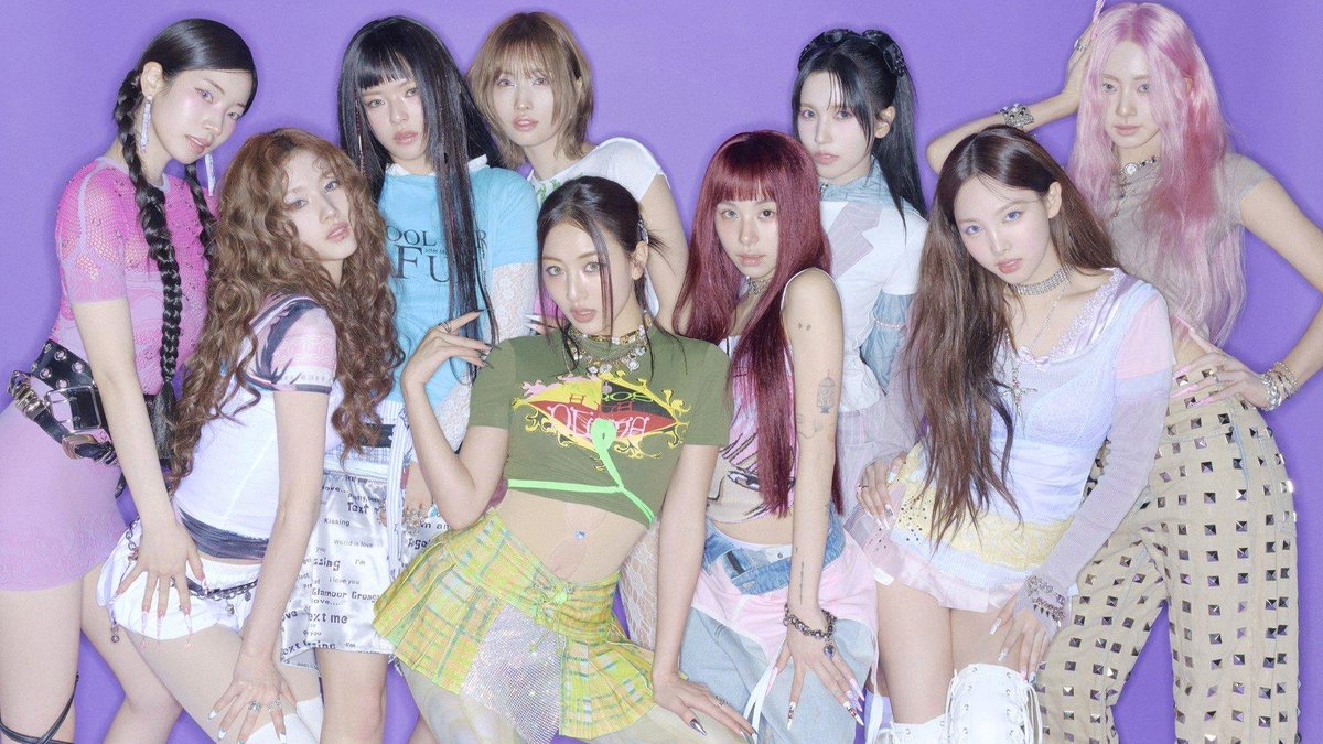 TWICE_Charts's tweet image. K-pop groups that have hit #1 on Spotify Daily Top Artists Taiwan 🇹🇼:

BTS
BLACKPINK
NewJeans 
SEVENTEEN
TWICE 🆕🍭