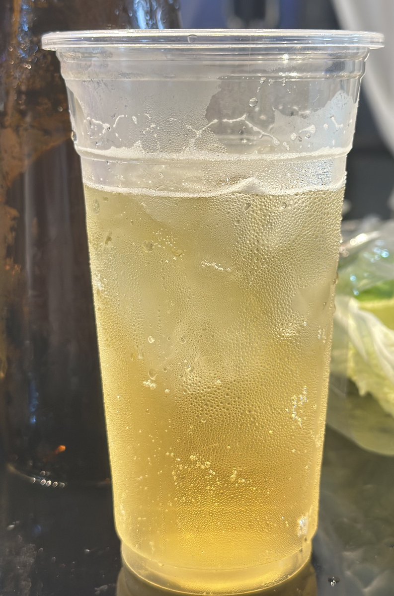 นอนไม่หลับก็แค่จับแก้วมากระดก.