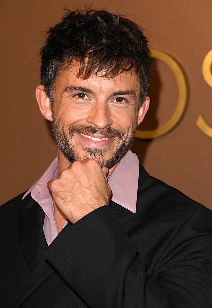 Jonathan Bailey Hourly (@jbaileyhourly) on Twitter photo 