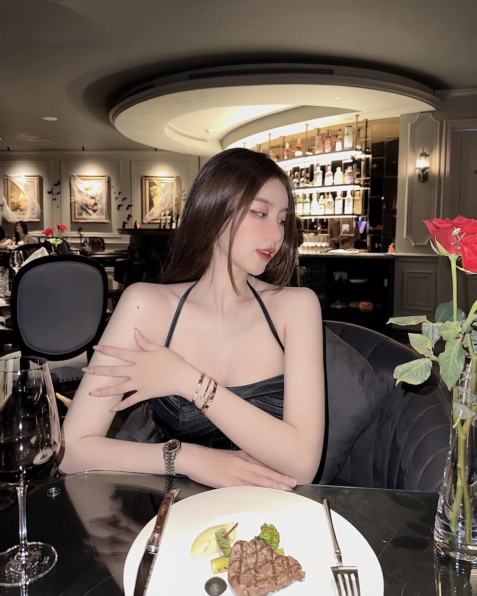 Ăn tối cùng với em không ạ