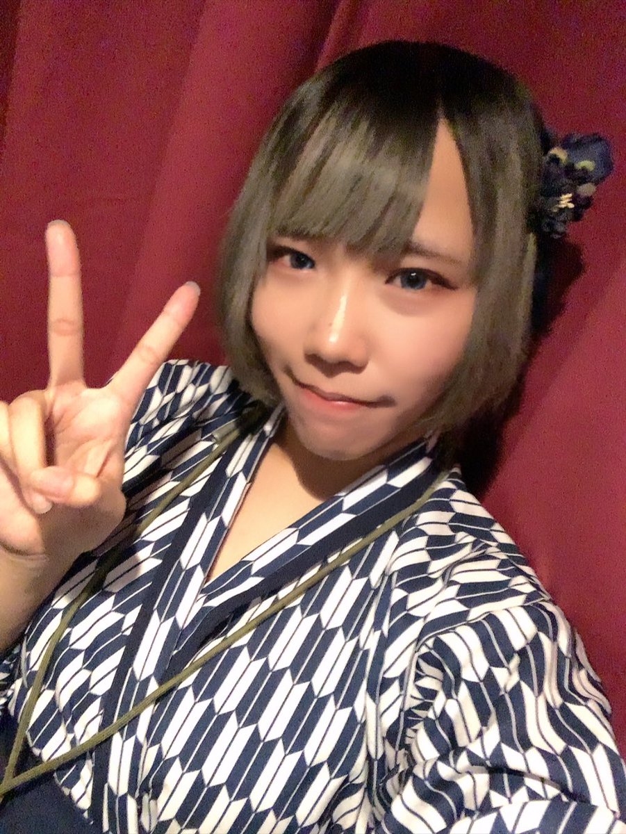 おるよーん！日本酒とおでんあるよ〜！！
和服姿だにょ。
