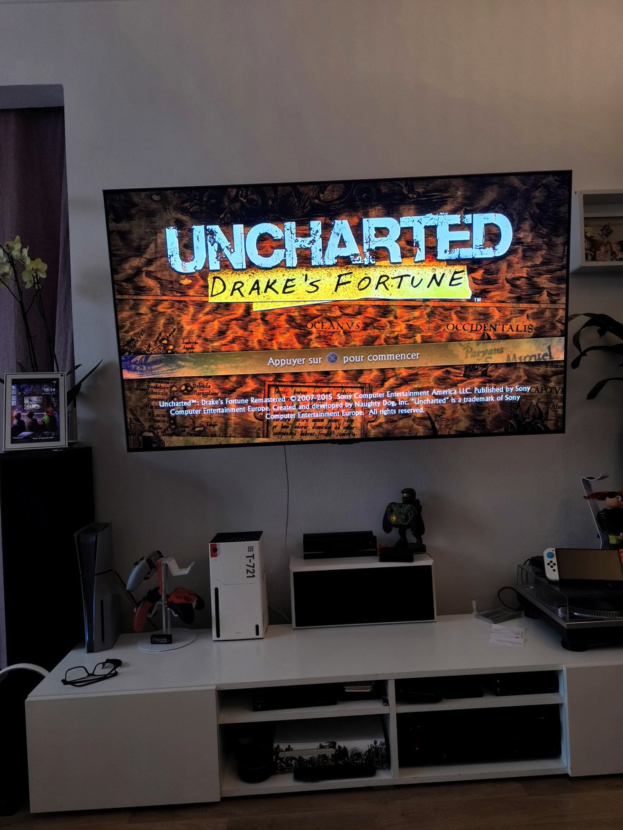 Comme j'ai terminé the Last of Us, j'ai lancé un autre jeu en parallèle d'Astrobot. 
Je n'ai fait que l'épisode PSVITA, je découvre donc... 

#PlayStation