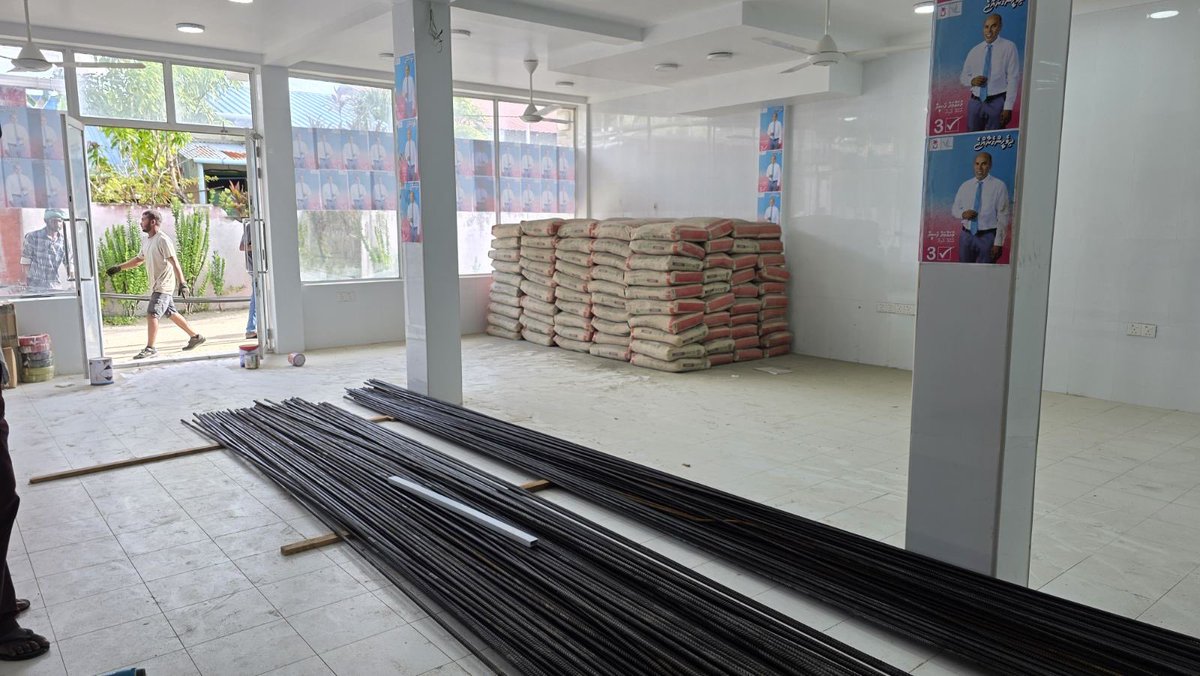 iqbaal_abdulla's tweet image. Day light Robbery!!! 

RDC ge mudhaa PNC jagaha ah

#LootuvaifiLootuvaifi