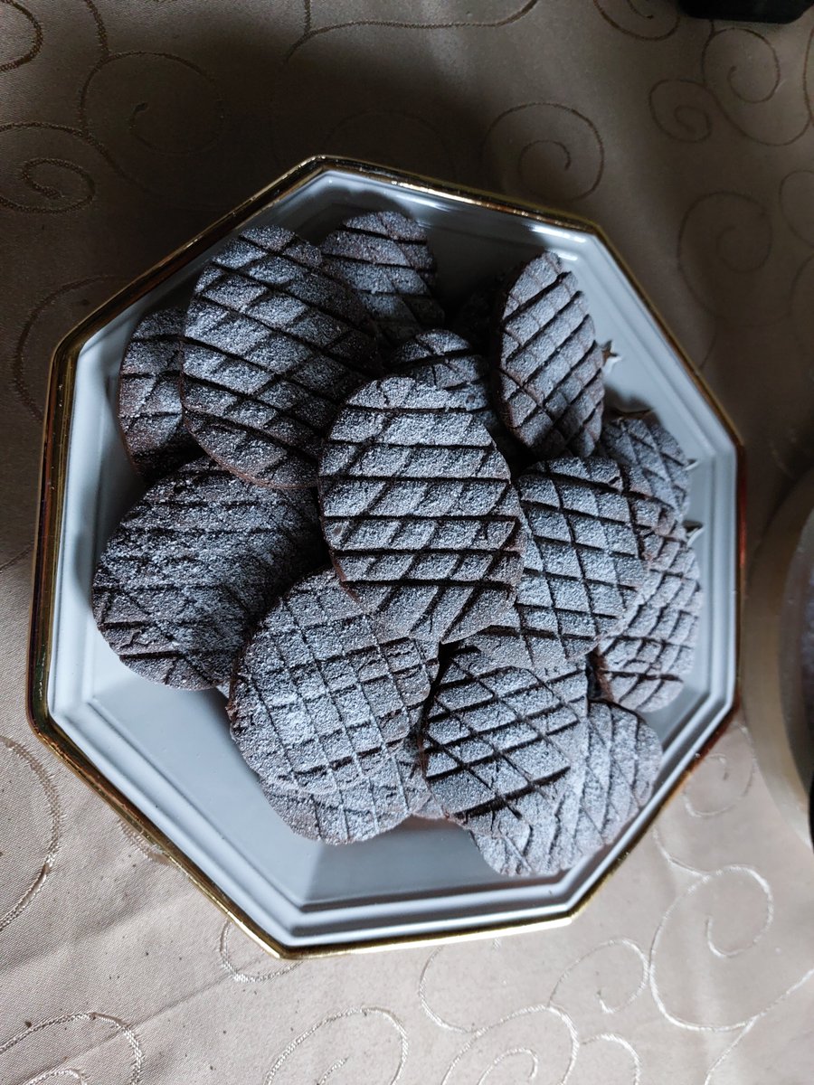 #Advent #Backen #Spekulatius

Spekulatius-Schokotannenzapfen