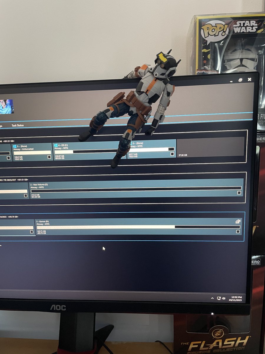 QuantumDonuts's tweet image. Doing computer things today and tech is here to help