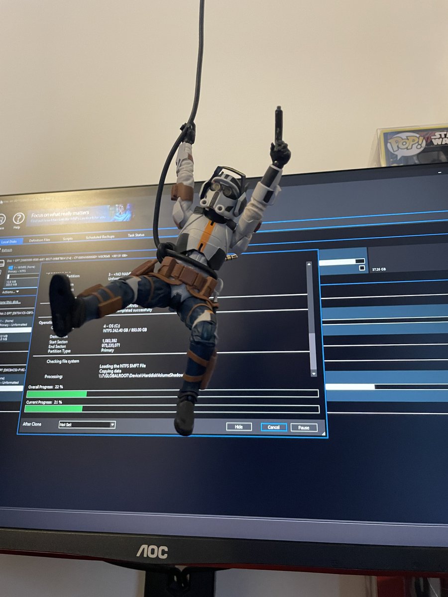 QuantumDonuts's tweet image. Doing computer things today and tech is here to help