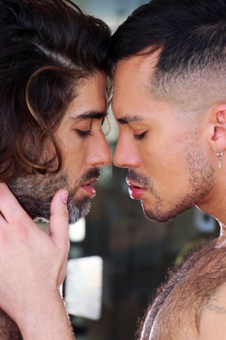 Vem a&iacute; @orafamello   https://t.co/3j7YbKxQjo https://t.co/zZRA85s9i6<a class="tags" target="_blank" title="On Twitter" href="/?out=eyJ0eXAiOiJKV1QiLCJhbGciOiJIUzUxMiJ9.eyJpYXQiOjE3Njc3NjE1MDQsImlzcyI6InR3cG9ybnN0YXJzLmNvbSIsIm5iZiI6MTc2Nzc2MTUwNCwiZXhwIjoxNzk5Mjk3NTA0LCJyZWRpcmVjdF91cmwiOiJodHRwczovL3guY29tL29yYWZhbWVsbG8ifQ.MkM4m2NIv7dFF1tTtsLrRlDm-TqxsC9MnxExBC6pQuj9VeGtluxSq2bKQqhcPNuGGhpv9cer-khEpU7fqPzikA">@orafamello</a>